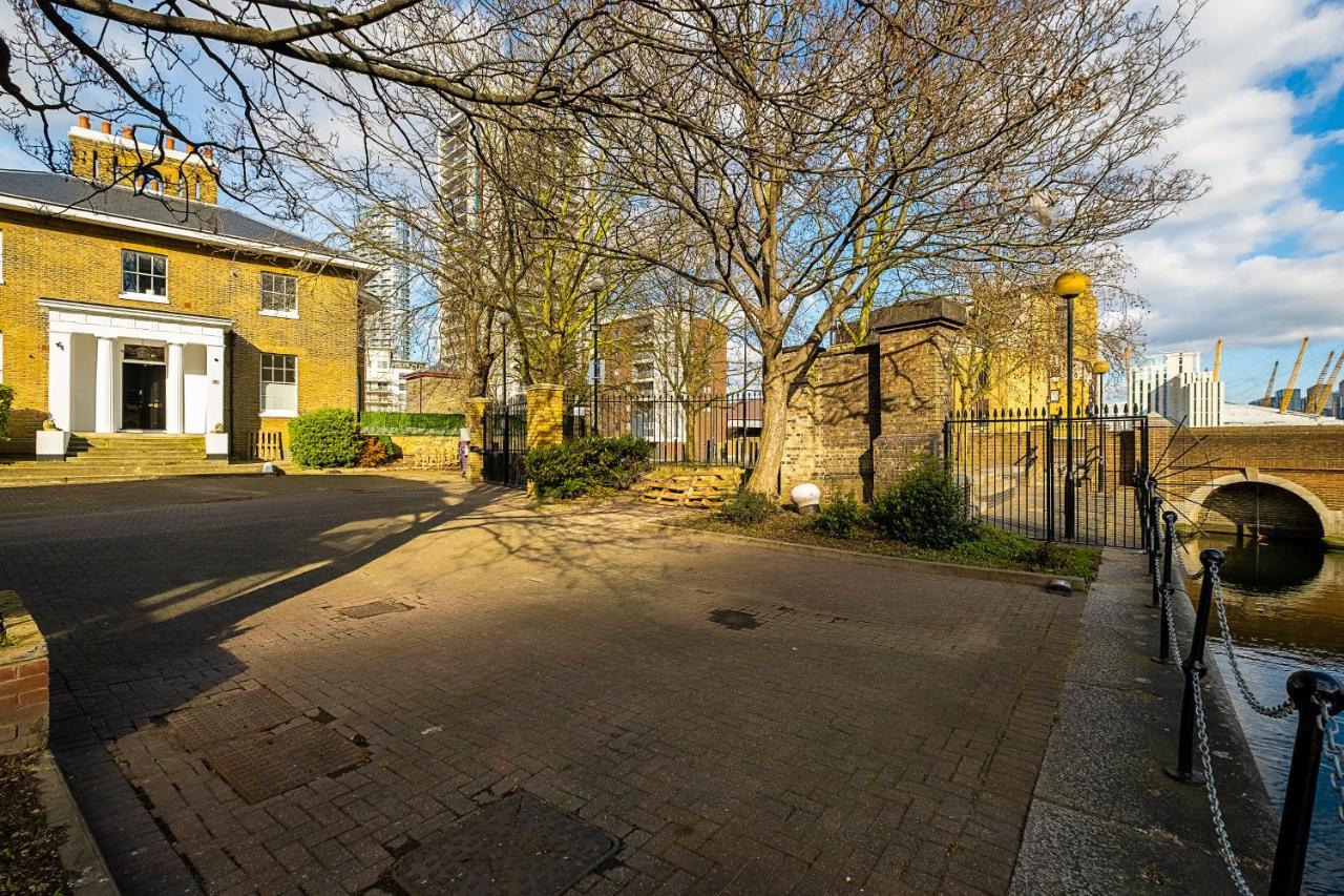 Larger Groups Canary Wharf With Large Garden & Parking