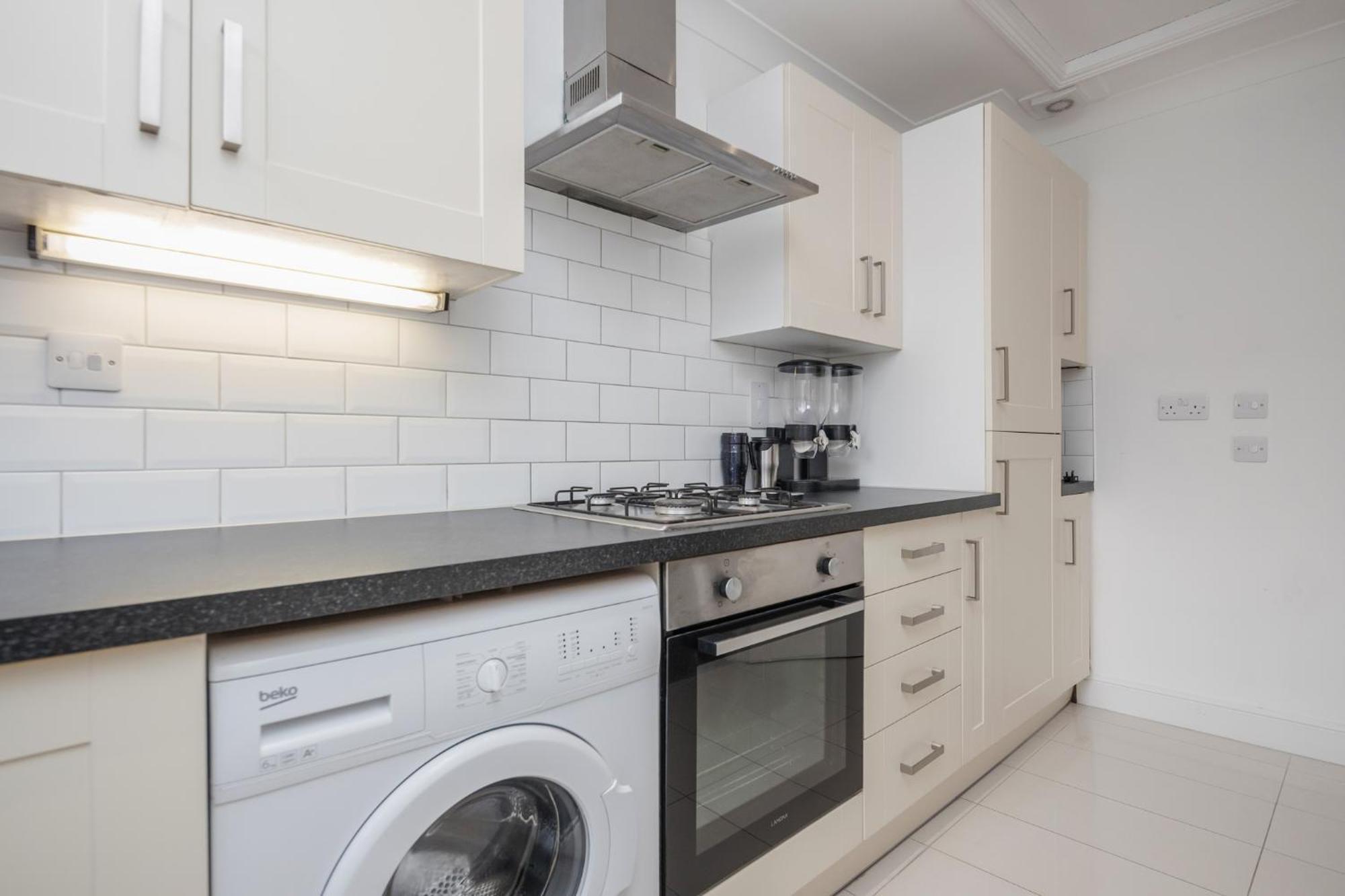 Apartment Larger Groups Canary Wharf With Large Garden & Parking London
